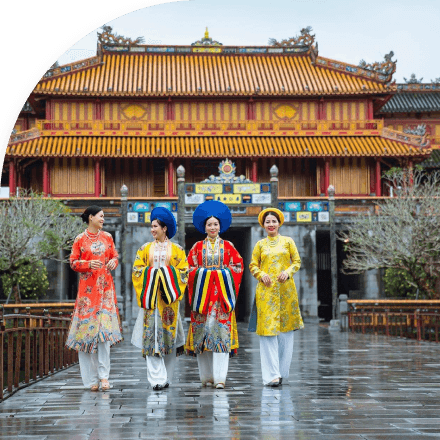 Traditional Vietnamese dress showcase